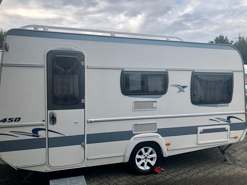 Wohnwagen Fendt Bianco 450 QB mit Markise und 2 Fahrradträger in Emden