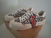 Good News x H&M Sneaker 40 Muster blau gelb beige Berlin - Wilmersdorf Vorschau