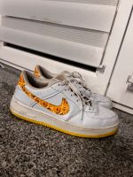 Nike Air Force Blumen Größe 42,5 Lübeck - Kücknitz Vorschau