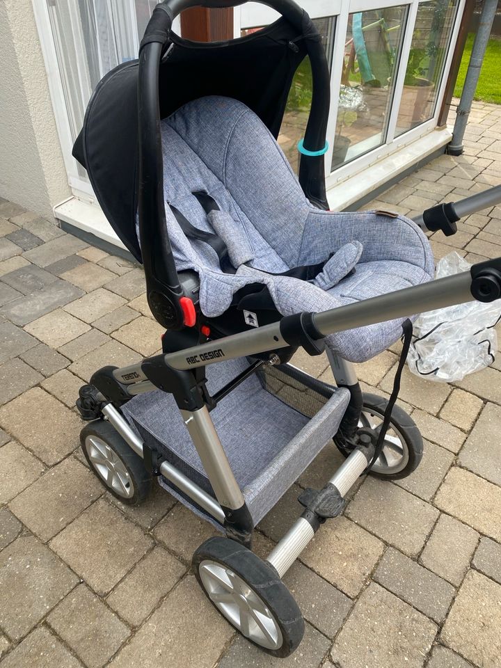 ABC Design Kinderwagen mit viel Zubehör in Bad Liebenzell