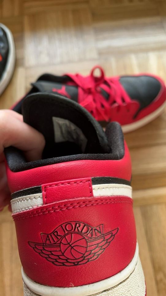 Nike Jordan rot Gr. 40 Original in Ratingen