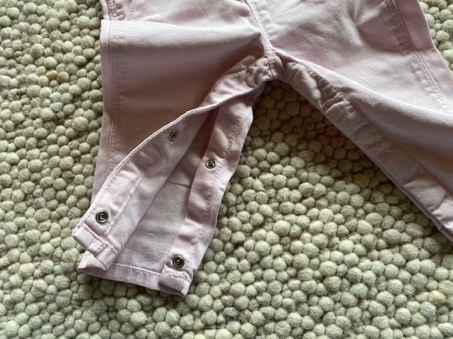 Latzhose von OshKosh B’Gosh Gr. 9M/68 in Bamberg