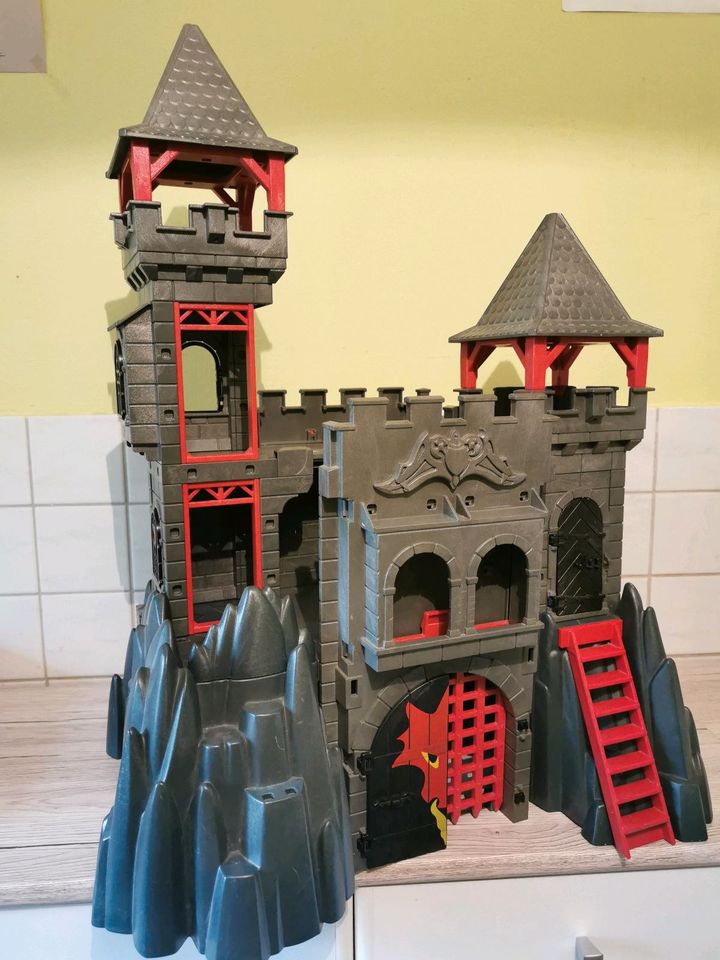 Playmobil Konvolut 3269 Drachenburg Drachenfestung in Bad Homburg