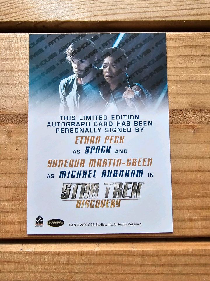 Star Trek Discovery Season 2 Dual Autograph Martin-Green & Peck in Bremen