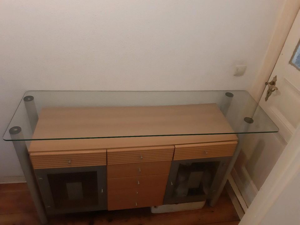 Doppelbett + Kleiderschrank + Sideboard Schrank. in Berlin