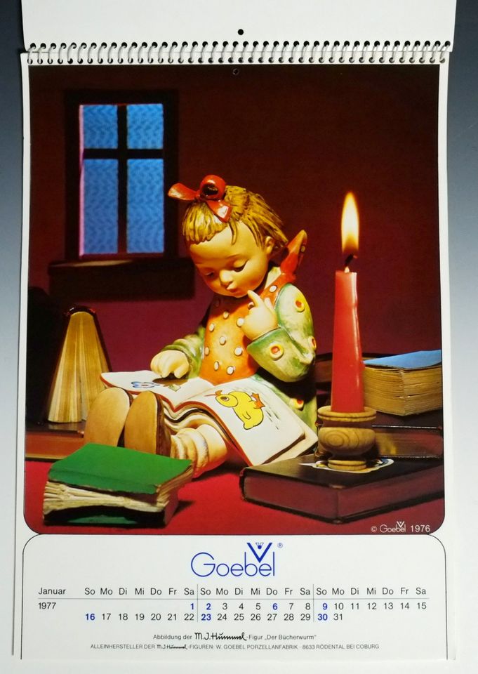 Goebel Hummel Figuren Kalender 1977 Titelfigur "Mach mit" in Engelsbrand