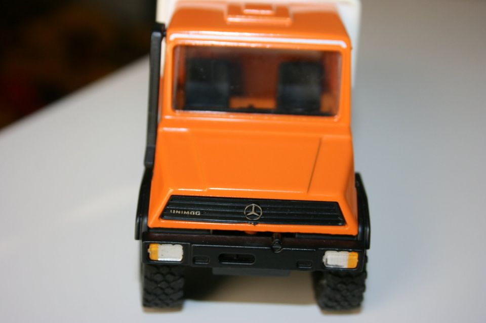 Mercedes Unimog Kommunal U140 NZG 1/43 90er Jahre in Dillenburg