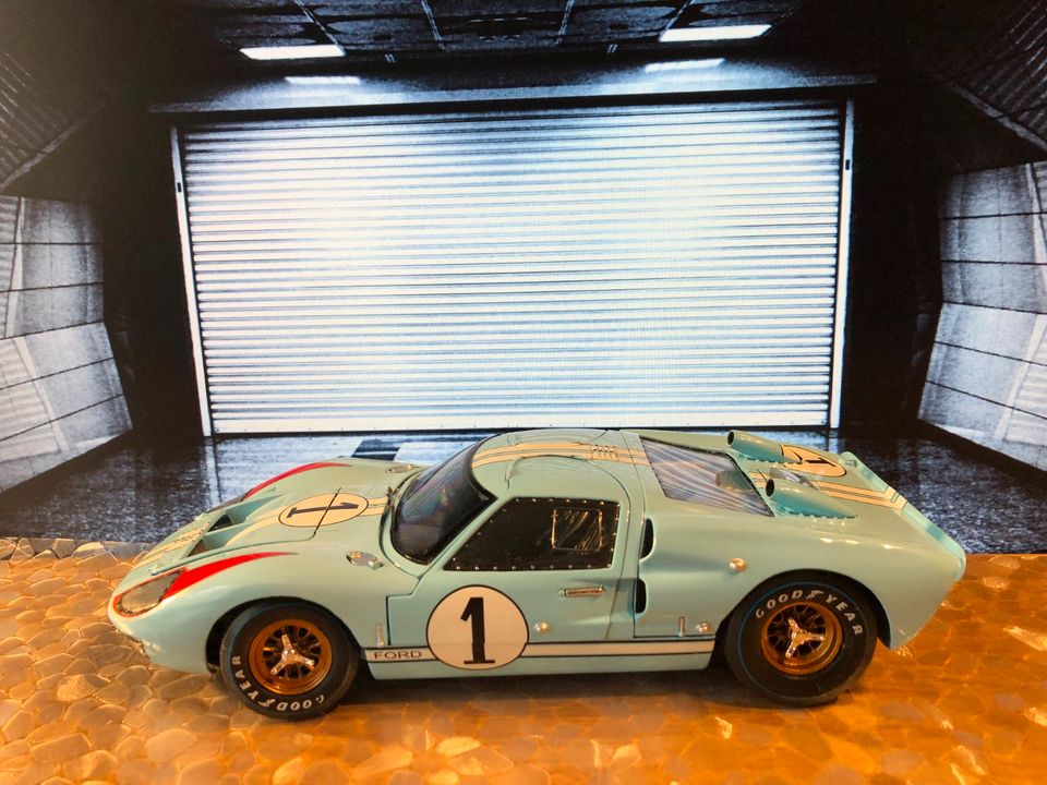 1:18  Ford GT 40 MK II / OVP / + Figur in Velbert