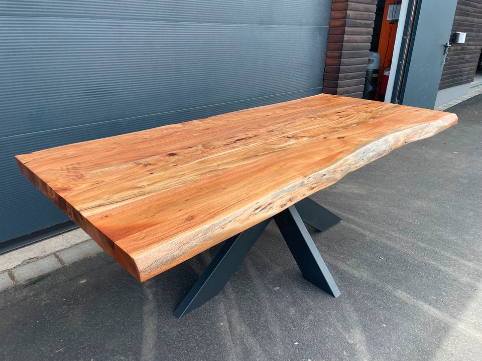 NEU Esstisch Akazie Platten Massivholz Tisch Esszimmertisch 6cm in Hennef (Sieg)