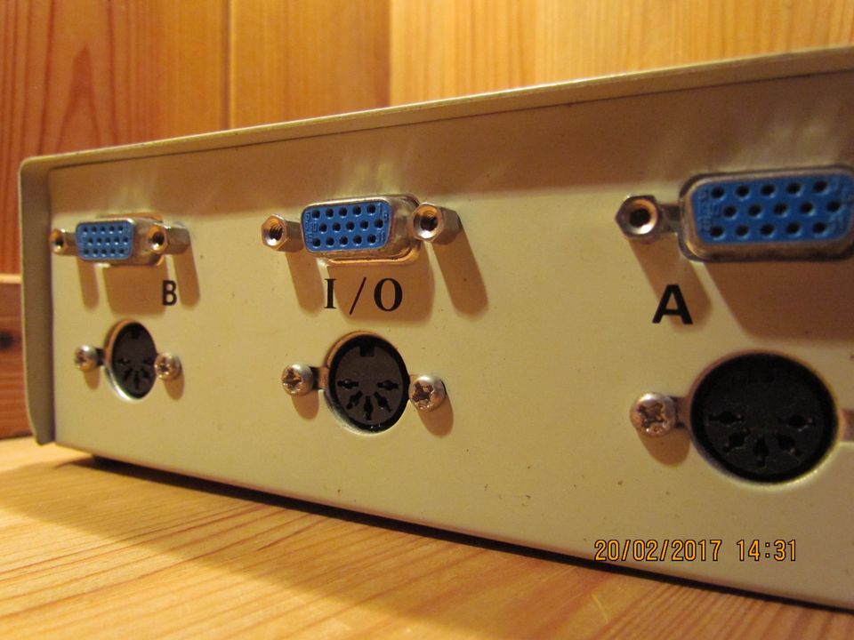VGA Switch Umschalten 2 PC´s an einen Monitor Tastatur Maus in Recklinghausen