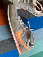 ❤️ Nike Internationalist Sneaker/Turnschuh Damen, Gr. 40 Rheinland-Pfalz - Bingen Vorschau