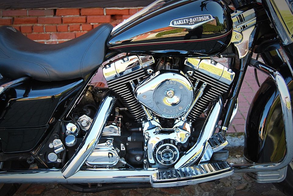 Harley Davidson Road King FLHR in Stelle