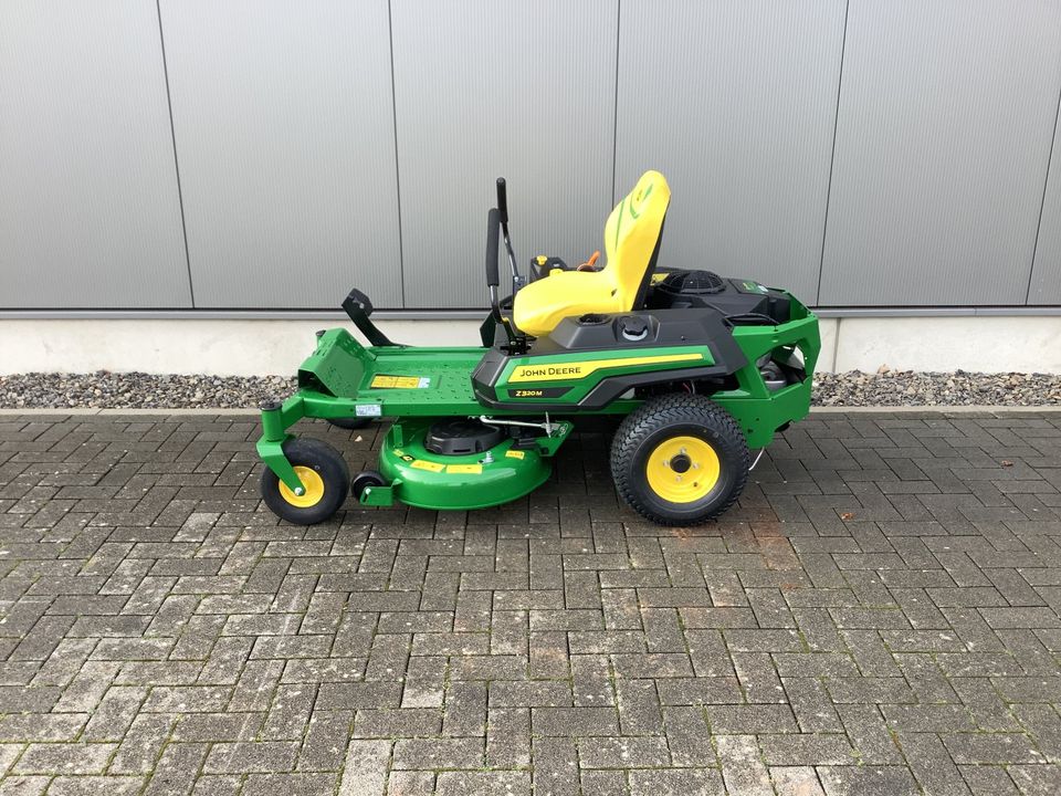 John Deere Z320M Null-Wenderadius-Mäher in Dorsten