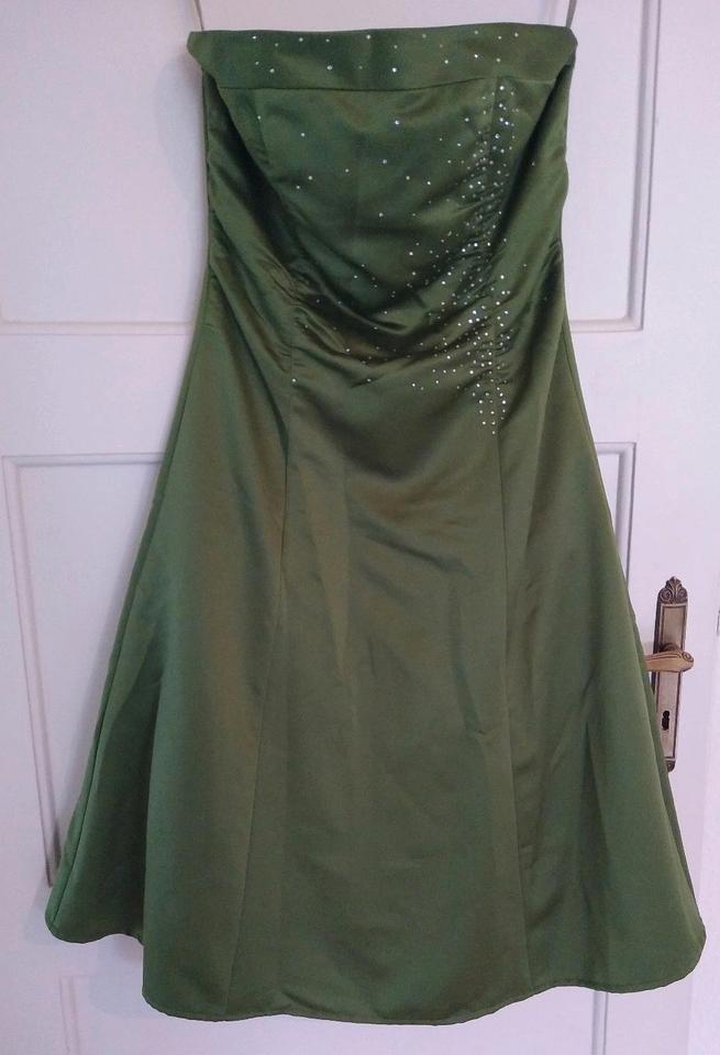 (Abi-)Ballkleid, Abendkleid, trägerlos/mit Trägern, Strass, Tüll in Hamm