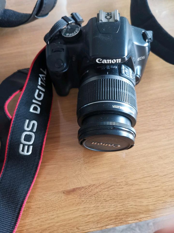 Canon 450d Digitalkamera Spiegelreflexk mit objektiv und Zubehör in Troisdorf