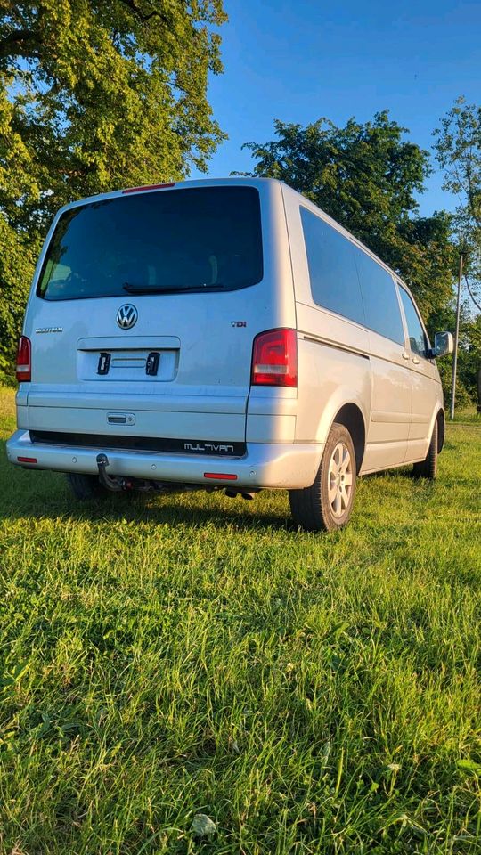 VW T5 Multivan mit überholtem Motor 15tkm und Wohnmobil Zulassung in Burg