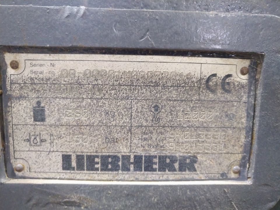 Liebherr Likufix SW48 Wechsler mit Anbauplatte für Sortiergreifer in Antdorf