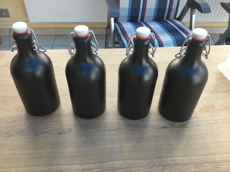4 Schwarze Steingutflasche Steingut Flasche 0,5 Liter in Ehringshausen
