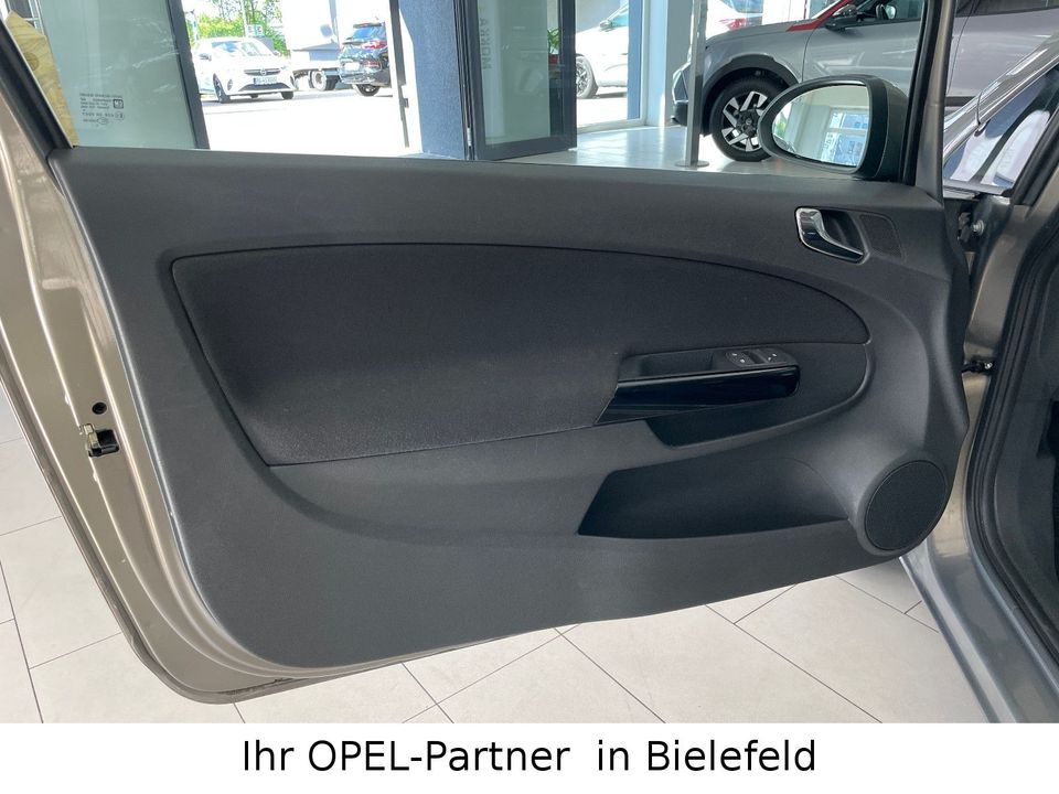 Opel Corsa D Selection 1.HAND/SCHECKHEFT/KLIMA in Bielefeld