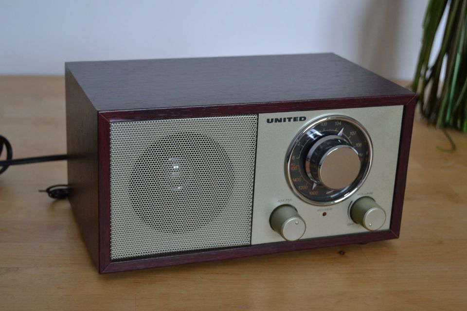 UNITED Retro Vintage Radio UKW MW ACR5403 !!!!!!!!!!!!!!!!!!!!!!! in Siegburg
