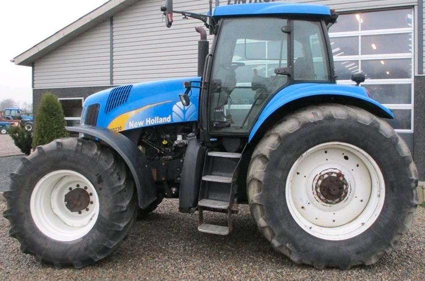 New Holland TG230 /T8030 in Neustadt am Rübenberge