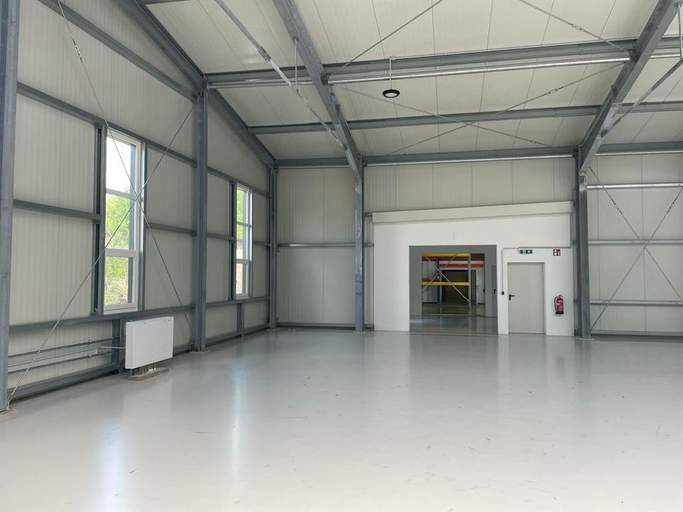 Gewerbeobjekt mit Lagerhallen Produktion Büros Verwaltung in Dessau-Roßlau