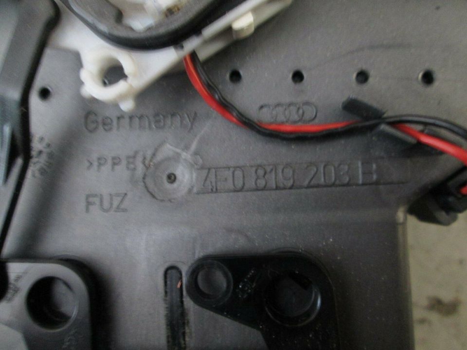 Lüftungsdüse Luftdüse Luftdusche hinten mitte Audi A6 4F 4F081920 in Herten