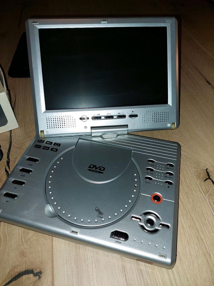 Portabler DVD Player + Analog TV, 9,2 Zoll, 7 in 1,  geht 1a in Roth