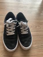 Dechatlon sneakers Leder 40 Berlin - Hohenschönhausen Vorschau