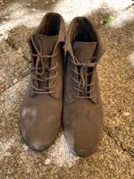 NEU Gabor Halbschuh 39 Stiefelette Pumps grau Wildleder Berlin - Friedenau Vorschau