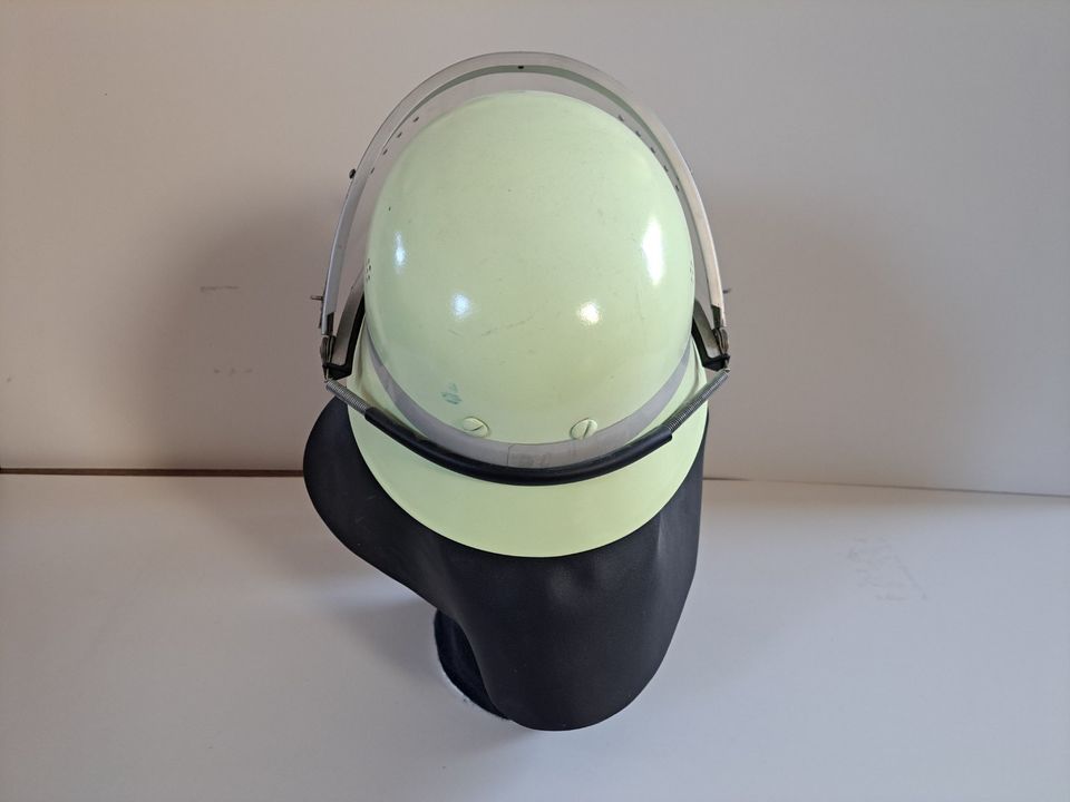 Feuerwehrhelm, Atemschutzmaske, PA-Anschluss, Flammschutzhaube in Nußloch