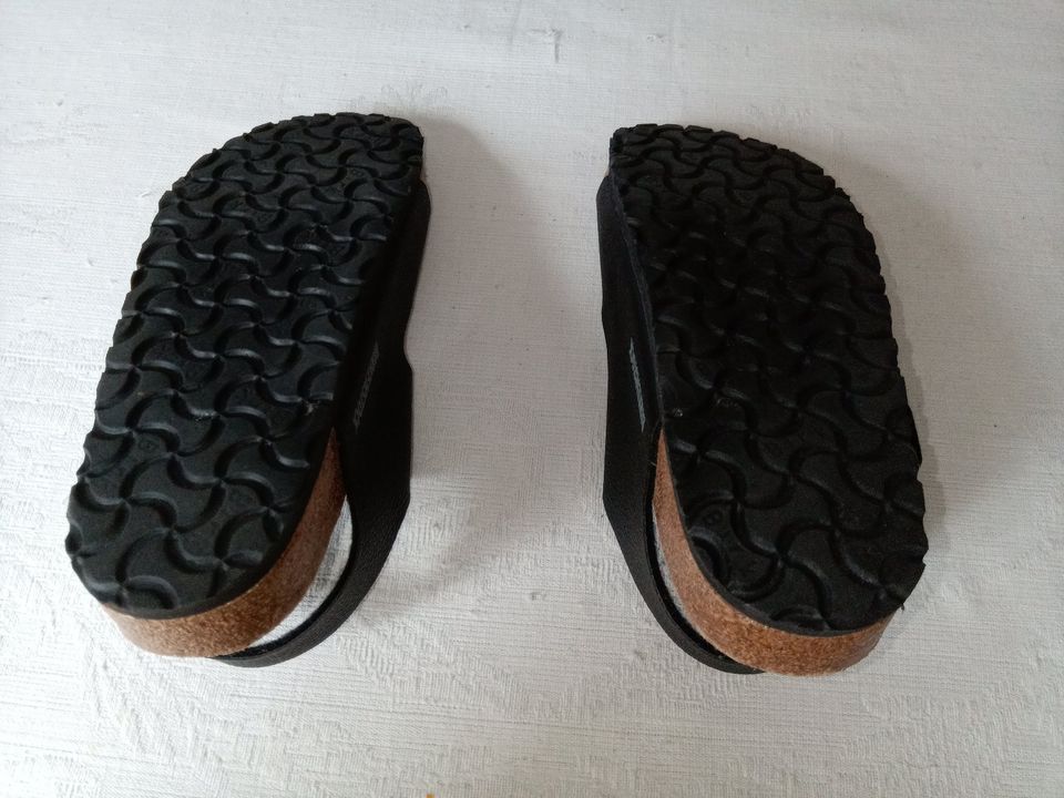 Sehr gute Birkenstock mit 2 Riemen und Fersenriemen in Größe 38 in Sundern (Sauerland)