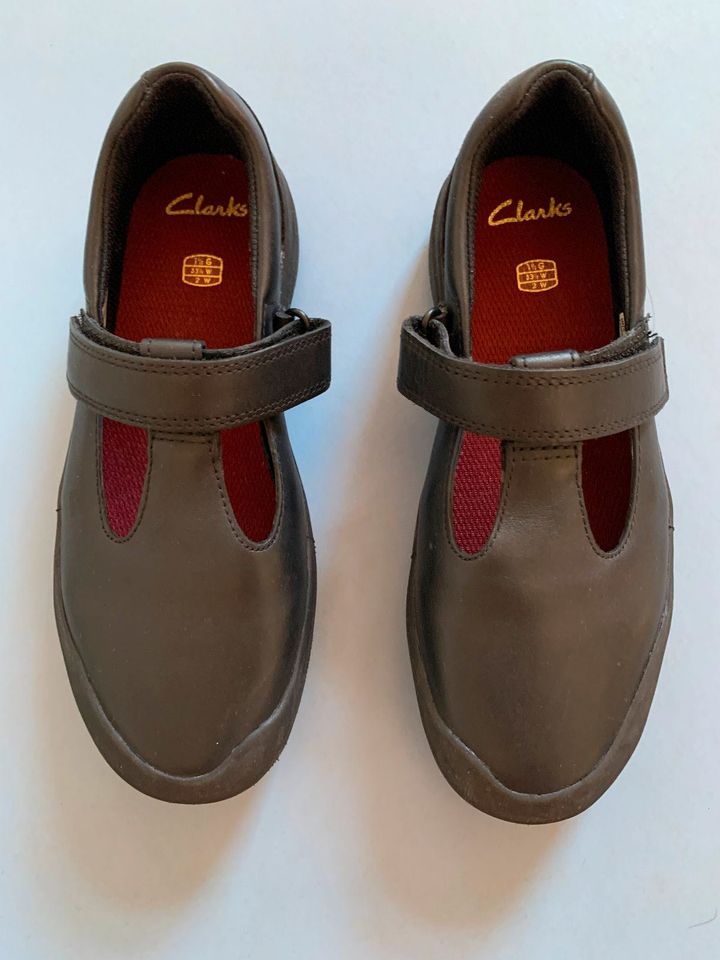 CLARKS Ballerinas Halbschuhe Leder Gr. 33,5 NEU in Stuttgart