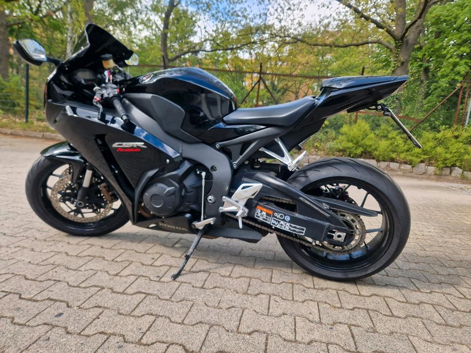 Honda Fireblade CBR 1000rr SC59 in Berlin