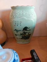 große, grüne chinesische Vase mit Landschaft Bayern - Erlangen Vorschau