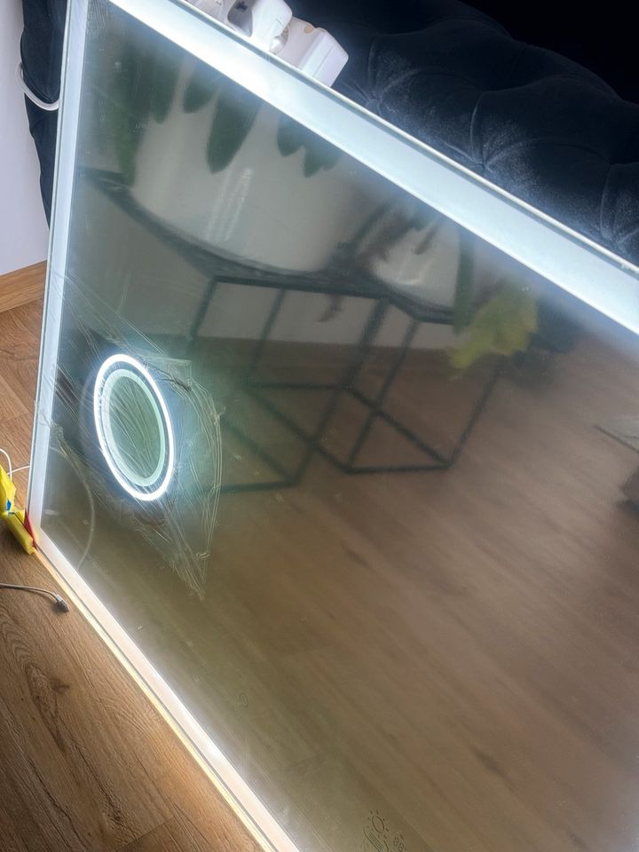 Badspiegel 80x100cm mit LED Beleuchtung Smart Spiegel in Mainz