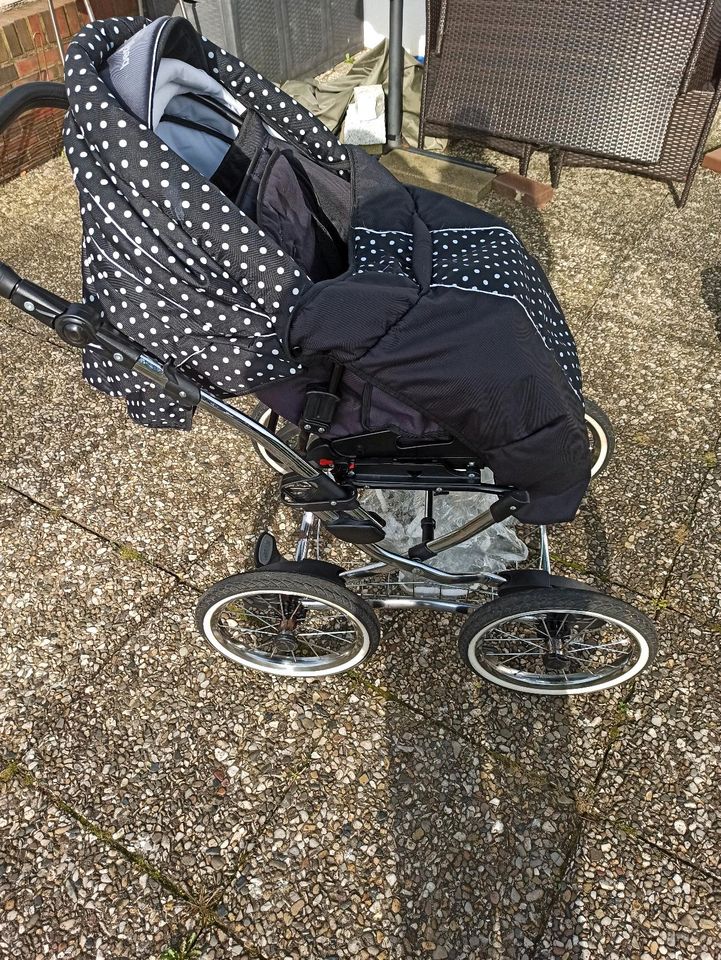 Kinderwagen 3 in 1 in Hohenfelde