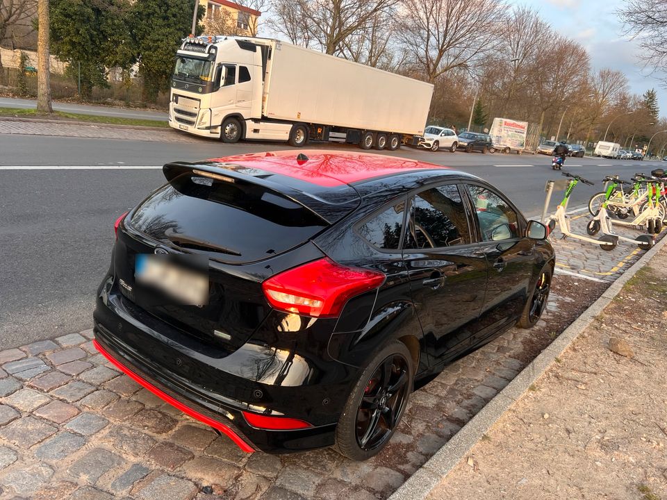 Ford Focus 1.5 EcoboostSport 182PS.Navi.Klima.Sitzheizung.Bixenon in Berlin