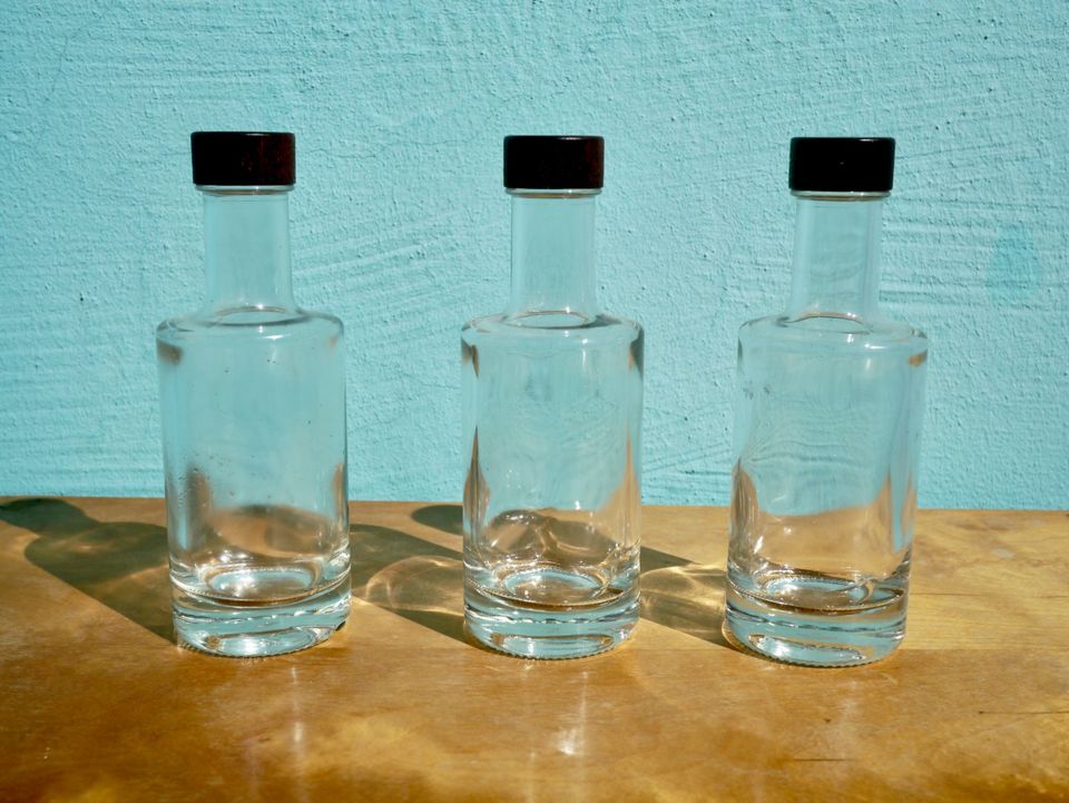 3 tolle Deko-Flaschen mit Echtholzdeckel f. Gewürze, Saucen, Vase in Berlin