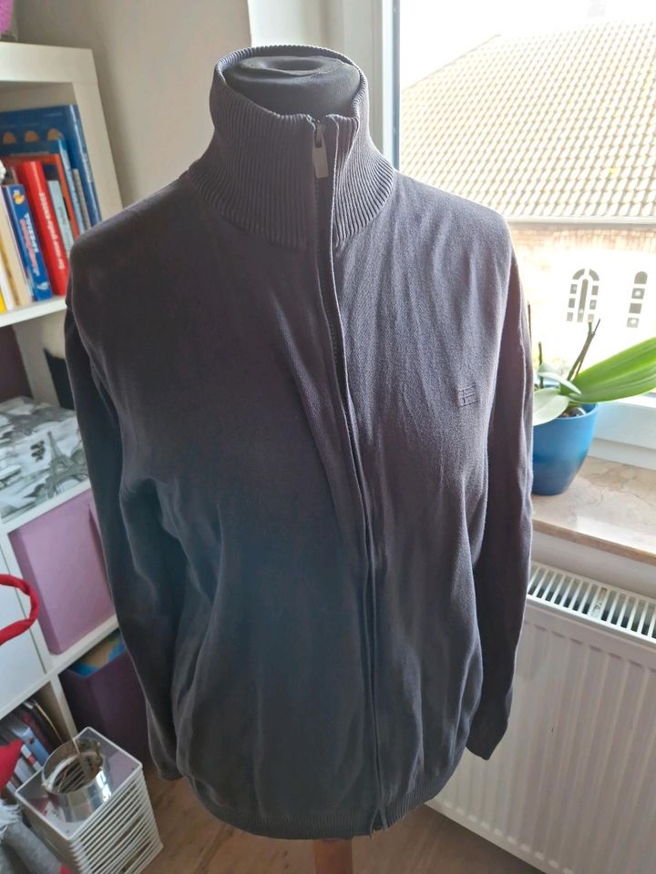 Esprit Herrenstrickjacke Gr Xl neuwertig in Pampow