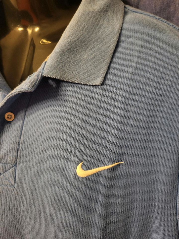 Nike Poloshirts Shirts 2 Stück Lila/ Blau Gr.L gebraucht in Berlin