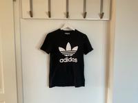 TOP Adidas T Shirt schwarz XS Hessen - Dreieich Vorschau
