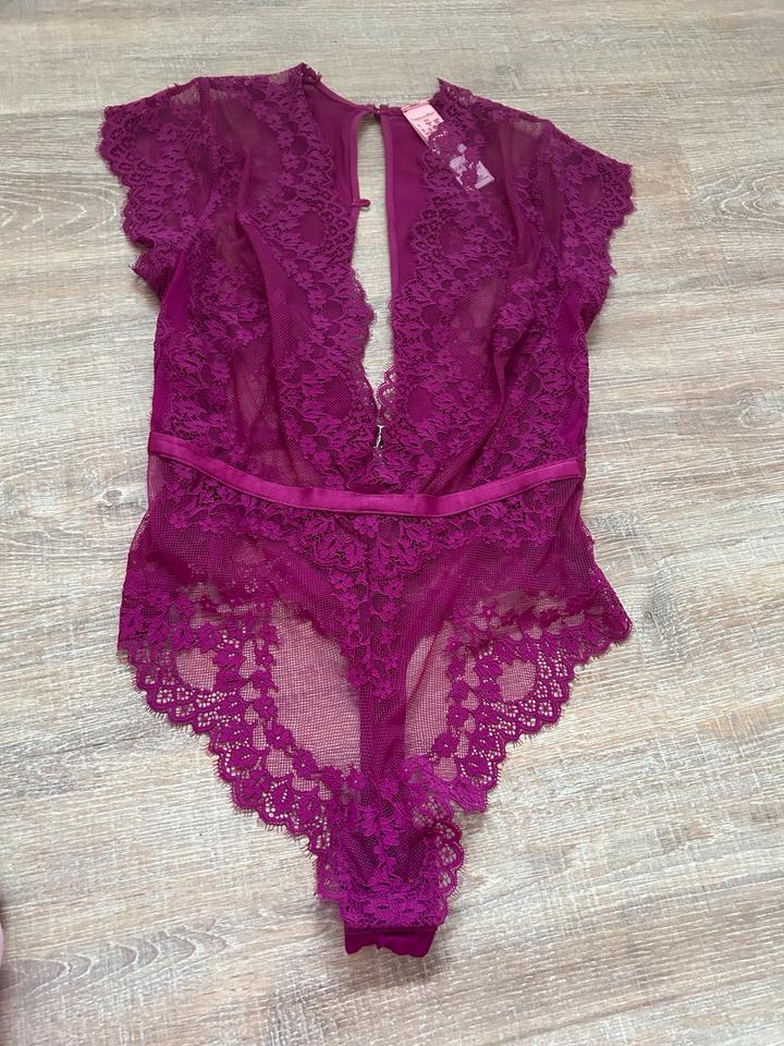 Neuer lila pink Body Dessous Unterwäsche Hunkemöller XS in Breisach am Rhein  