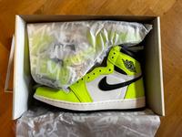 Air Jordan 1 Volt Mitte - Tiergarten Vorschau