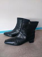 Ara Stiefeletten gr. 6 1/2 40 schwarz gefüttert Nordrhein-Westfalen - Menden Vorschau