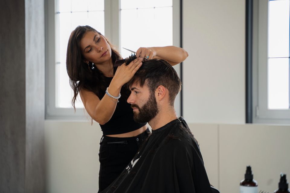 Friseur / Stylist (m/w/d) Frankfurt am Main in Frankfurt am Main