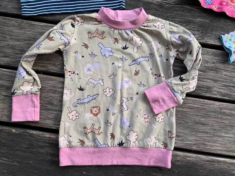 Selbst genähte Pullover Delfin Blumen Punkte Zootiere Gr. 80-116 in Drage