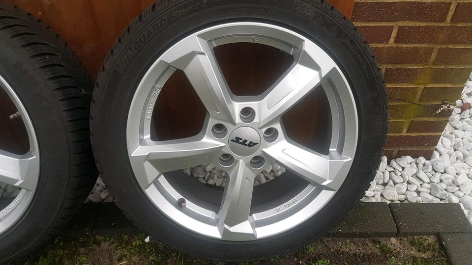 17" Winterreifen auf Alufelgen VW Golf 8 in Bremen