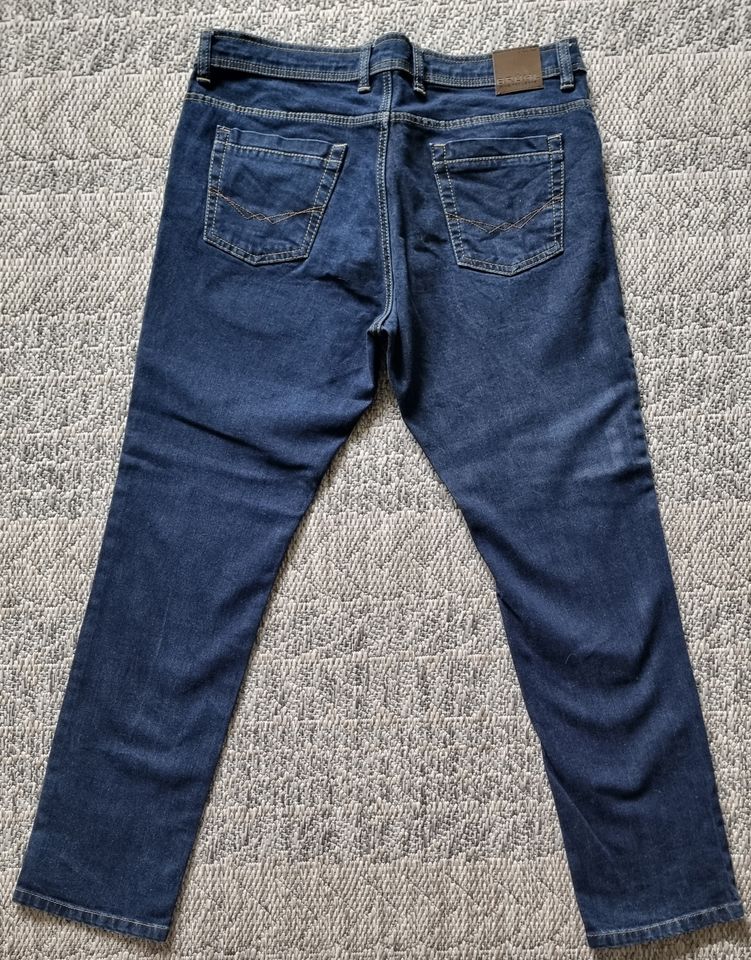 Jeans von BRUHL 32W/36L in München
