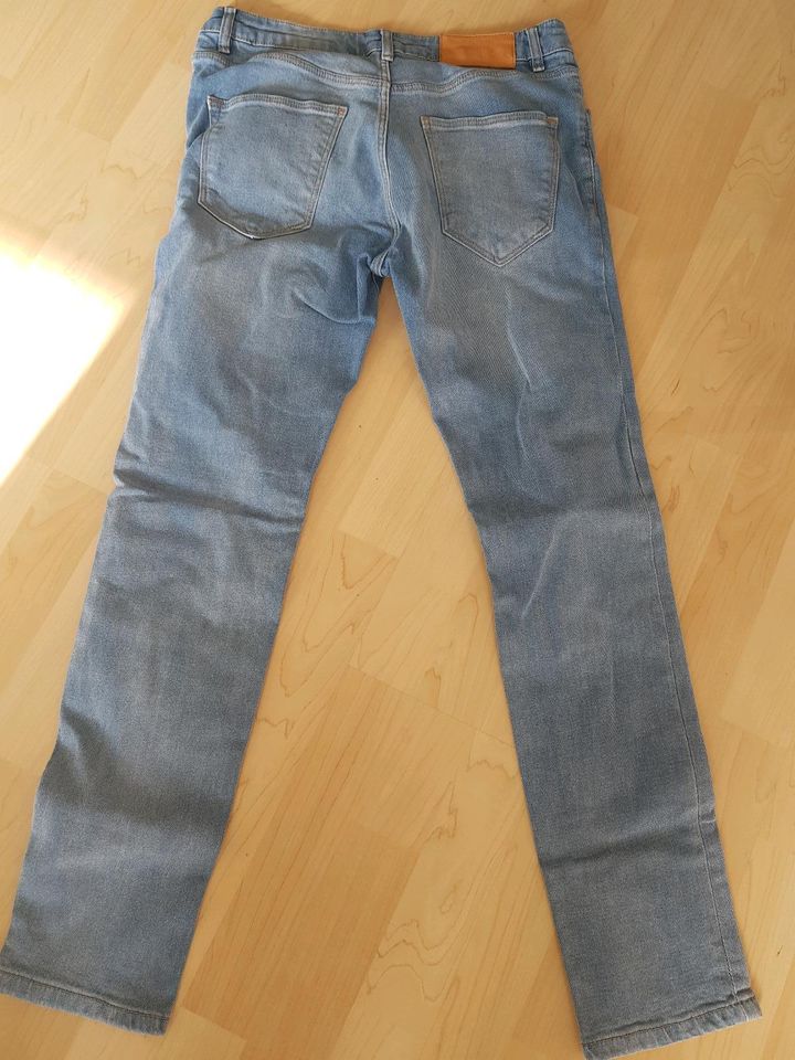 Jeans von Review W29 L30 in Kriftel